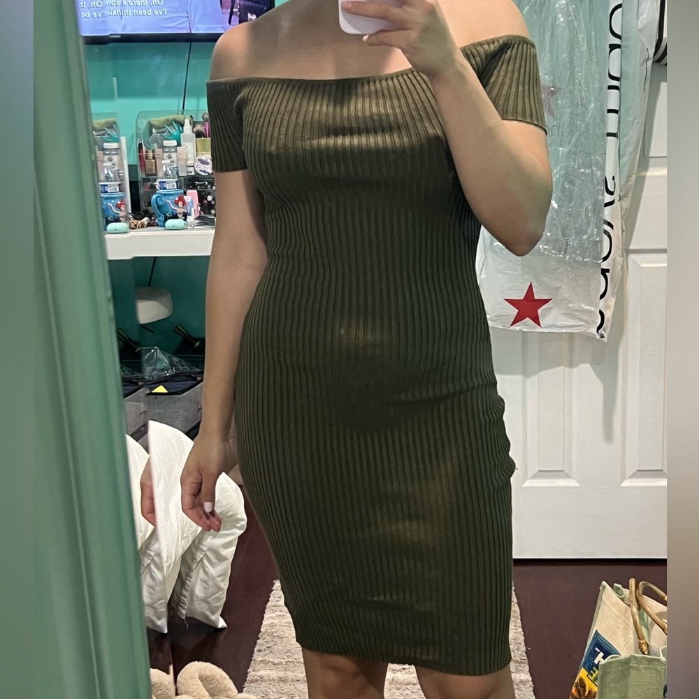 Off the Shoulder Knit Midi Dress - Picture 3 of 5